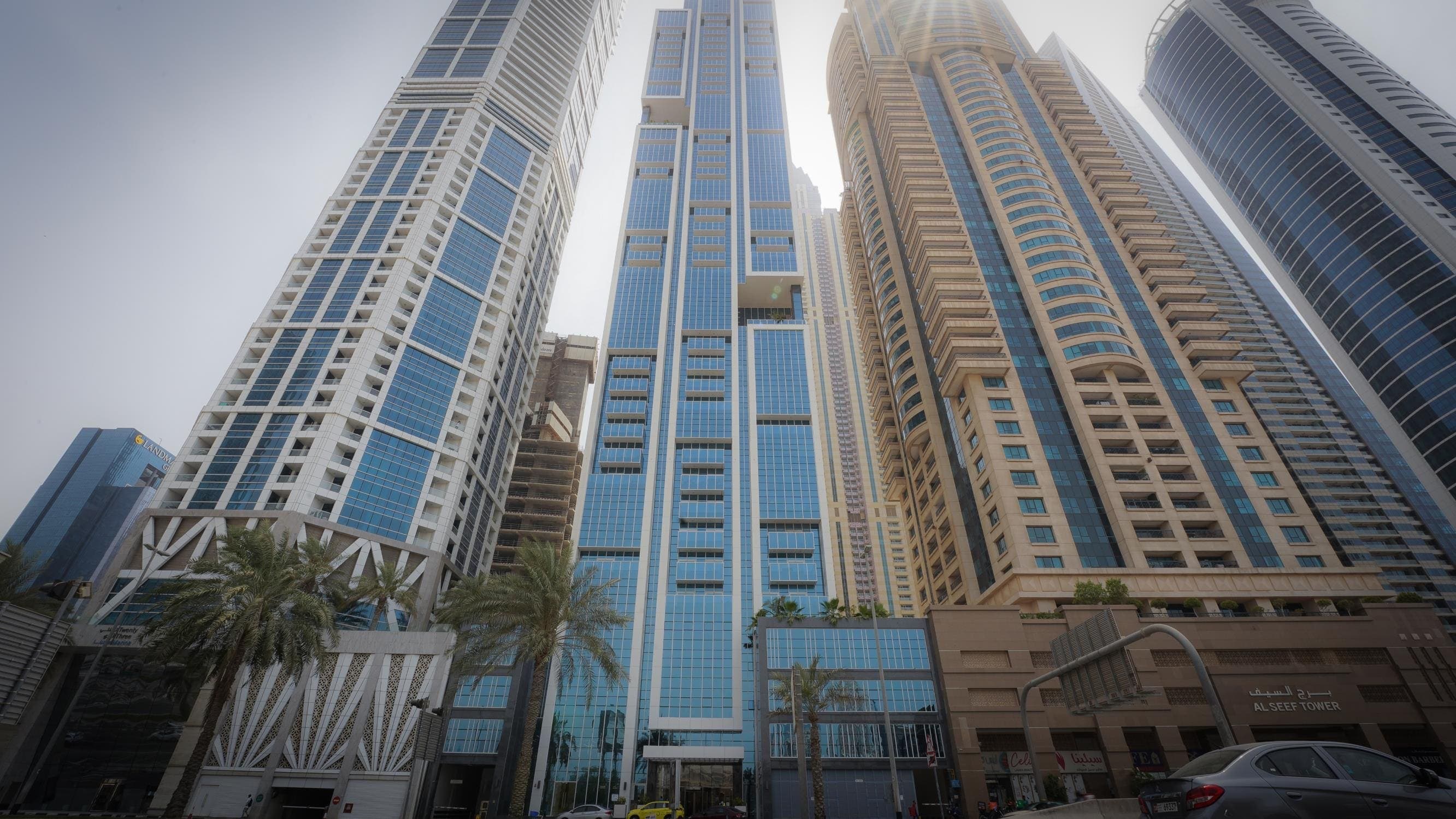 Marina Arcade Tower, Dubai Marina — render 1