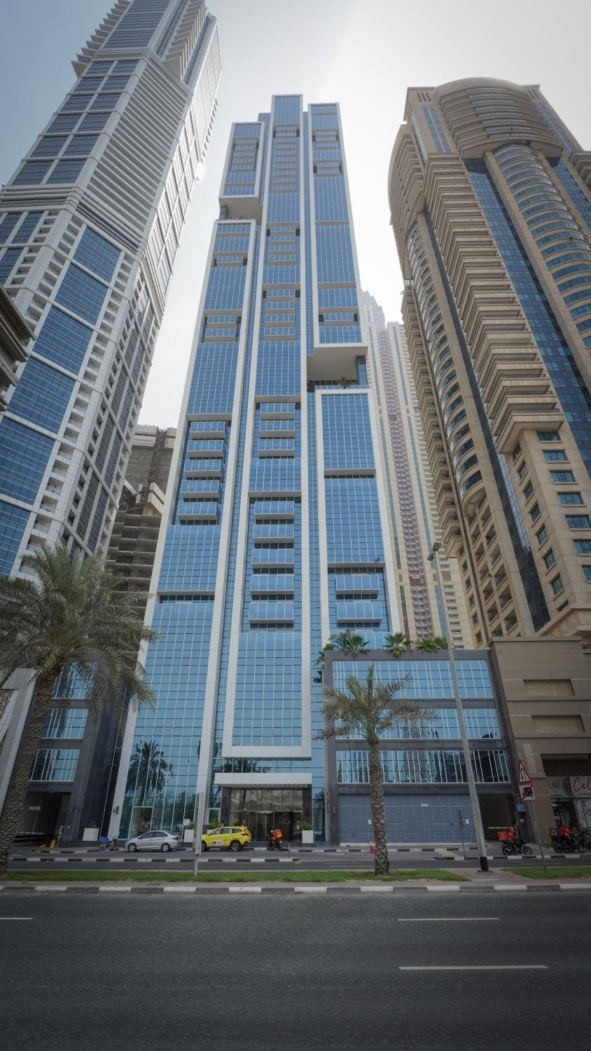 Marina Arcade Tower, Dubai Marina — render 2